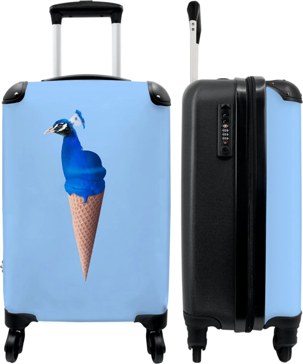 NoBoringSuitcases.com® Koffer - Reiskoffer Met Wielen - Pauw - IJshoorntjes - Blauw - IJs - Vogel - Handbagage Trolley - Past Binnen 55x40x20 Cm En 55x35x25 Cm - Fotokoffer 1 NoBoringSuitcases.com® Koffer - Reiskoffer Met Wielen - Pauw - IJshoorntjes - Blauw - IJs - Vogel - Handbagage Trolley - Past Binnen 55x40x20 Cm En 55x35x25 Cm - Fotokoffer
