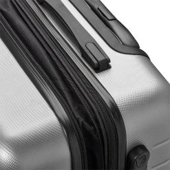 Swiss Alpine 2.0 - Reiskoffer - 67 Cm - 4 Wielen - Zilver 13 Swiss Alpine 2.0 - Reiskoffer - 67 Cm - 4 Wielen - Zilver -Bagage En Reistassen 1200x1200 1174