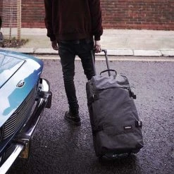 Eastpak TRANVERZ M Reiskoffer (67 X 35.5 X 30 Cm) - Black Denim -Bagage En Reistassen 1200x1200 1471