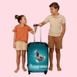 NoBoringSuitcases.com® Koffer Groot - Koe - Ballet - Portret - Blauw - Dieren - Trolley Koffer Met TSA-slot - Met Wielen - 90 Liter - Reiskoffer - 66 Cm -Bagage En Reistassen 1200x1200 1776
