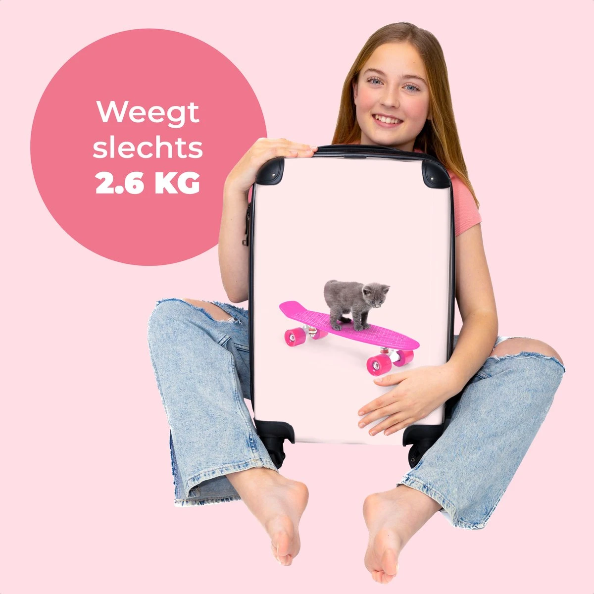 NoBoringSuitcases.com® Kinderkoffer - Handbagage Kinderen - Kitten - Skateboard - Roze - Meisjes - Kinderen - Trollet Op Wieltjes - Past Binnen 55x40x20 Cm En 55x35x25 Cm - Koffer Meisje 2 NoBoringSuitcases.com® Kinderkoffer - Handbagage Kinderen - Kitten - Skateboard - Roze - Meisjes - Kinderen - Trollet Op Wieltjes - Past Binnen 55x40x20 Cm En 55x35x25 Cm - Koffer Meisje - Afbeelding 2