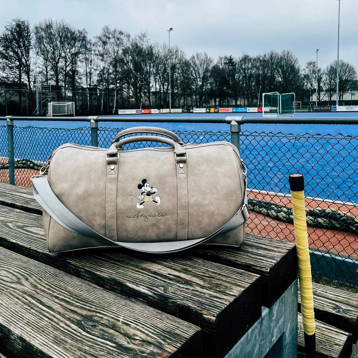 Disney Weekendtas Mickey Mouse 28 Liter Polyurethaan Taupe 3 Disney Weekendtas Mickey Mouse 28 Liter Polyurethaan Taupe - Afbeelding 3