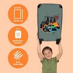 NoBoringSuitcases.com® Auto - Graffiti - New York - Groen - Koffer Kinderen - Kind - Reiskoffer Met Wielen - Koffer Jongens - Past Binnen 55x40x20 Cm En 55x35x25 Cm - Fotokoffer - Handbagagekoffer -Bagage En Reistassen 1200x1200 215