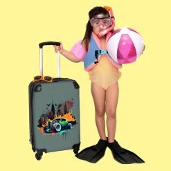 NoBoringSuitcases.com® Auto - Graffiti - New York - Groen - Koffer Kinderen - Kind - Reiskoffer Met Wielen - Koffer Jongens - Past Binnen 55x40x20 Cm En 55x35x25 Cm - Fotokoffer - Handbagagekoffer -Bagage En Reistassen 1200x1200 218