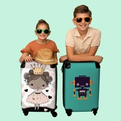 NoBoringSuitcases.com® Kinderkoffer - Trolley Op Wieltjes - Prinses - Hartjes - Kroon - Roze - Meisjes - Koffer Meisje - Past Binnen 55x40x20 Cm En 55x35x25 Cm - Reiskoffer - Fotokoffer -Bagage En Reistassen 1200x1200 251