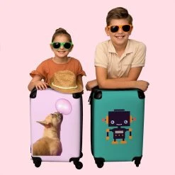 NoBoringSuitcases.com® Kinderkoffer - Hond - Dieren - Kauwgom - Roze - Kinderen - Trolley Kinderen - Past Binnen 55x40x20 Cm En 55x35x25 Cm - Reiskoffer Met Wielen - Koffertje 18 NoBoringSuitcases.com® Kinderkoffer - Hond - Dieren - Kauwgom - Roze - Kinderen - Trolley Kinderen - Past Binnen 55x40x20 Cm En 55x35x25 Cm - Reiskoffer Met Wielen - Koffertje -Bagage En Reistassen 1200x1200 302