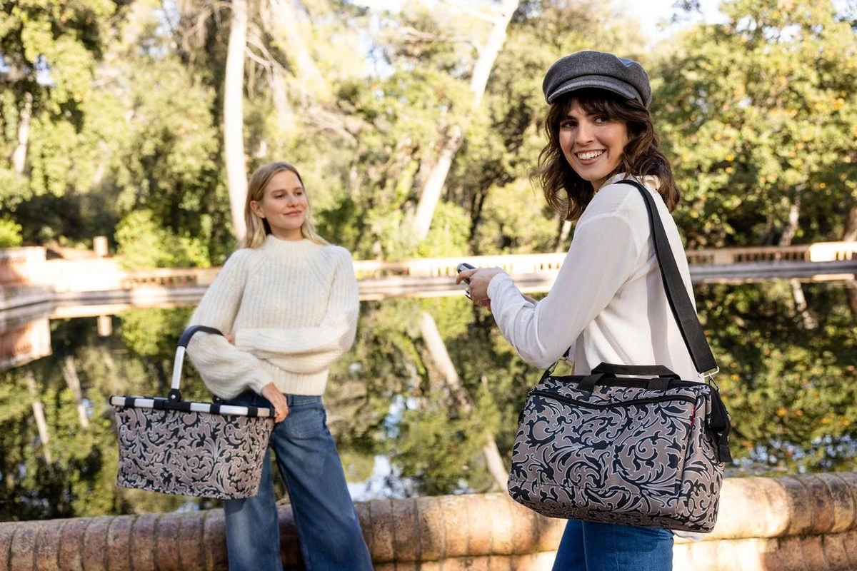 Reisenthel Allrounder S Pocket Reistas - 11L - Baroque Marble Zwart 4 Reisenthel Allrounder S Pocket Reistas - 11L - Baroque Marble Zwart - Afbeelding 4