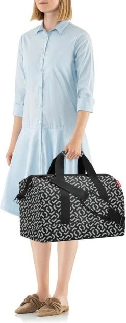 Reisenthel Allrounder L Reistas Sporttas - 30L - Signature Black Zwart 17 Reisenthel Allrounder L Reistas Sporttas - 30L - Signature Black Zwart -Bagage En Reistassen 469x1200 3