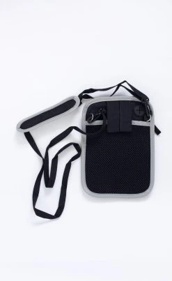 Groene Berg Nektasje - Reistas - Paspoorthouder Met RFID Blokkering - Reisportemonnee - Lichtgrijs -Bagage En Reistassen 736x1200 2