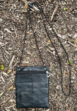 Lundholm Paspoorthouder - Reistas - Paspoort Hoesje - Nektasje - Reisportemonnee - Zwart Leer Nektas Inzetbaar Als Reistas - Reisportemonnee - Paspoorthouder - Paspoort Zwart -Bagage En Reistassen 832x1200 8